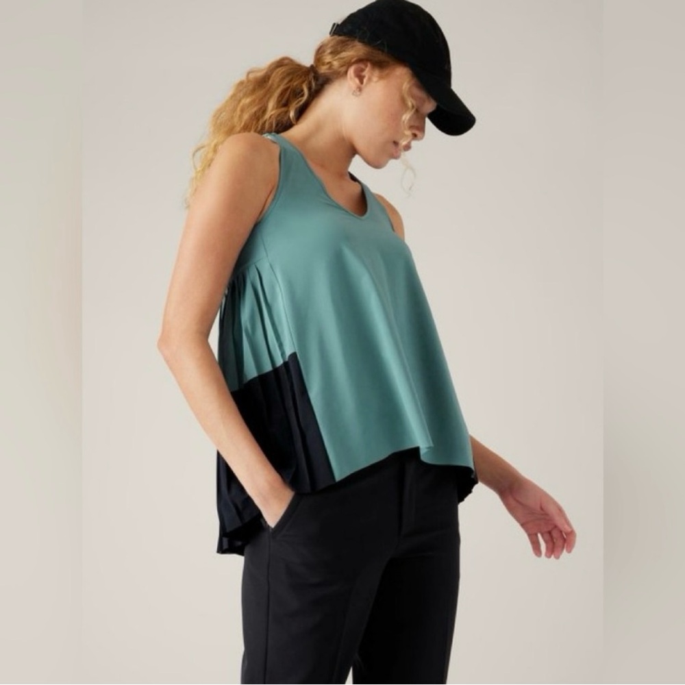 NWT ATHLETA SWING FORWARD PLEATED TANK